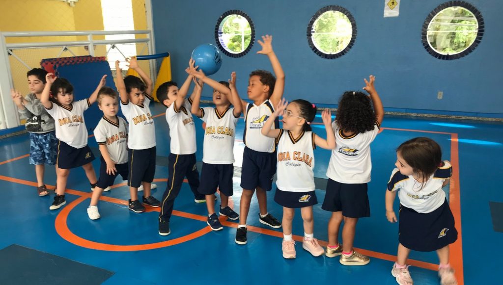 O trabalho em equipe é uma das habilidades socioemocionais desenvolvidas pelo projeto O Líder em Mim