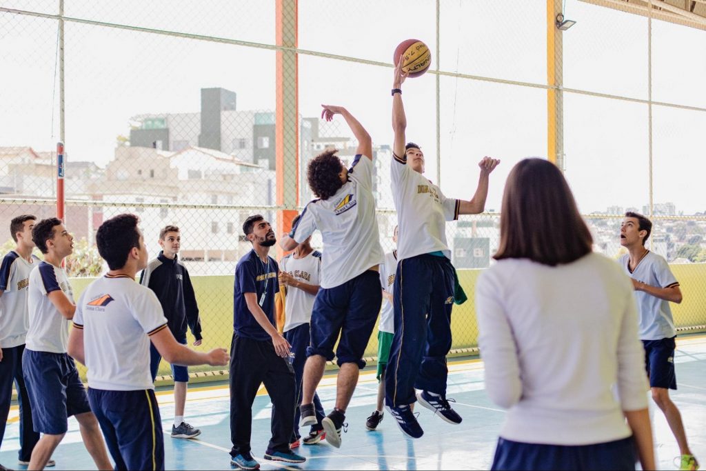 Benefícios à saúde e de combate ao sedentarismo do esporte na escola